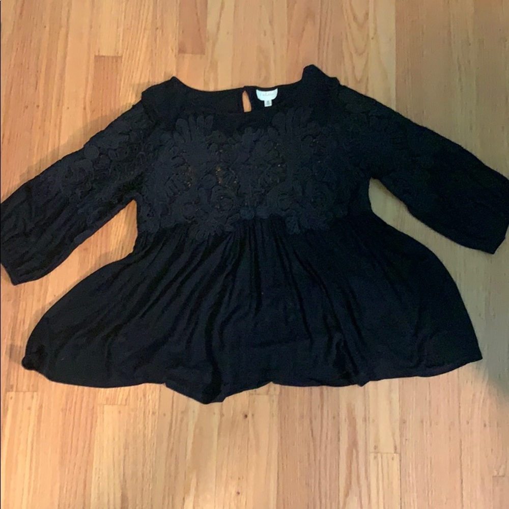 Deletta xs top with lace details